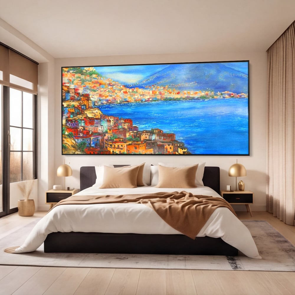Tablou canvas cu tablou canvas cu peisaj din napoli, in rama de aluminiu negru, pe perete intr-un dormitor